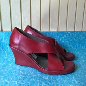 Vol de Nuit Emile Thoard red leather wedges